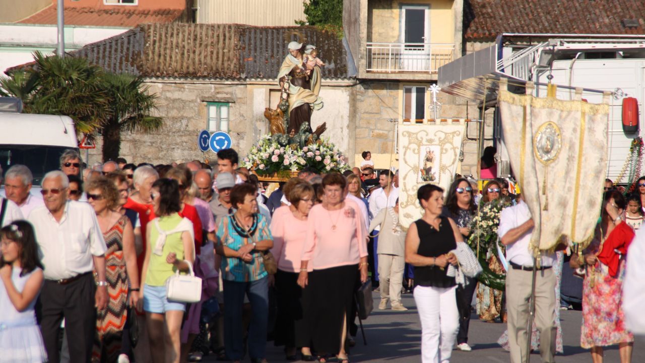 PROCESION MARITIMA DE LA VIRGEN DEL CARMEN DE RIANXO