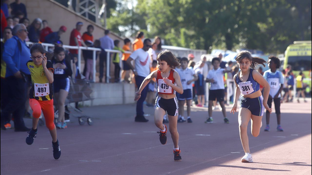 Los m�s peque�os de Ribeira celebraron el D�a del �rbol.Clara Millares, en el mismo instante en que los �rbitros la declararon vencedora