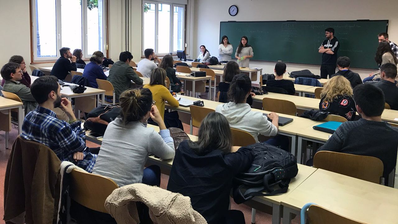 �Qu� esperan de Pedro Duque en Galicia?.Reuni�n organizada por la Asamblea por el Futuro de la Investigaci�n en Asturias