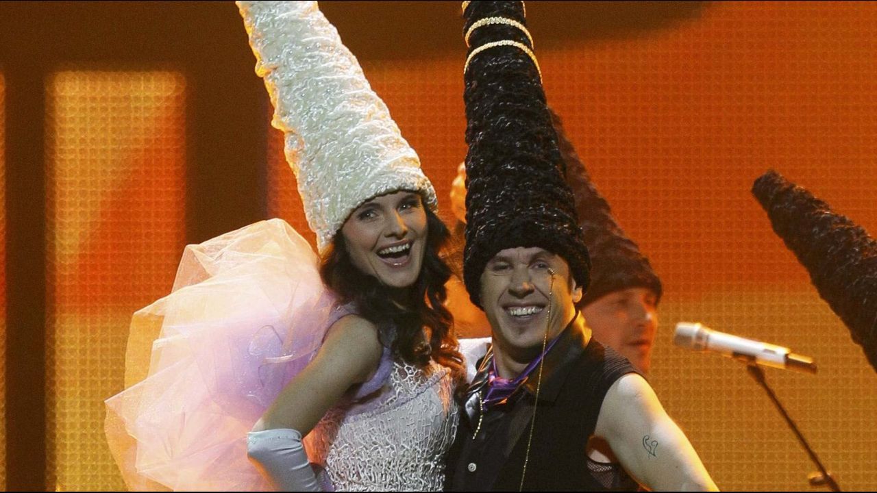 No, no es una representación teatral de «David el Gnomo», son los miembros de Zdob Si Zdub, que representaron a Moldavia en el año 2011