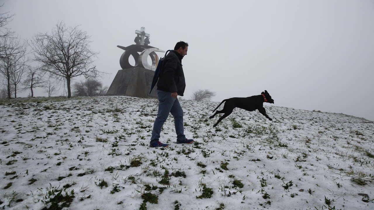 Nieve en el monte do Gozo