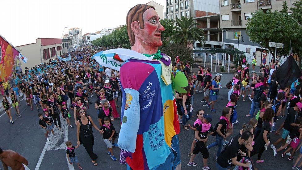 Desfile de peñas da Festa da Dorna 2016