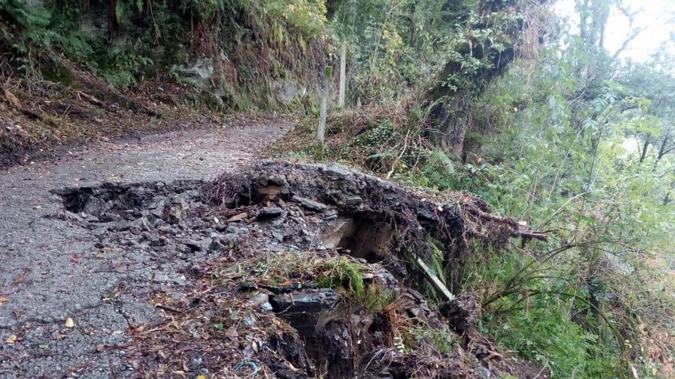 El Camino a su paso por Samos, destrozado tras el temporal