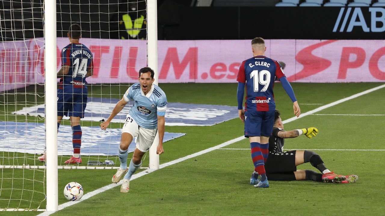 Tapia fue el primero en resentirse y verse obligado a dejar el partido