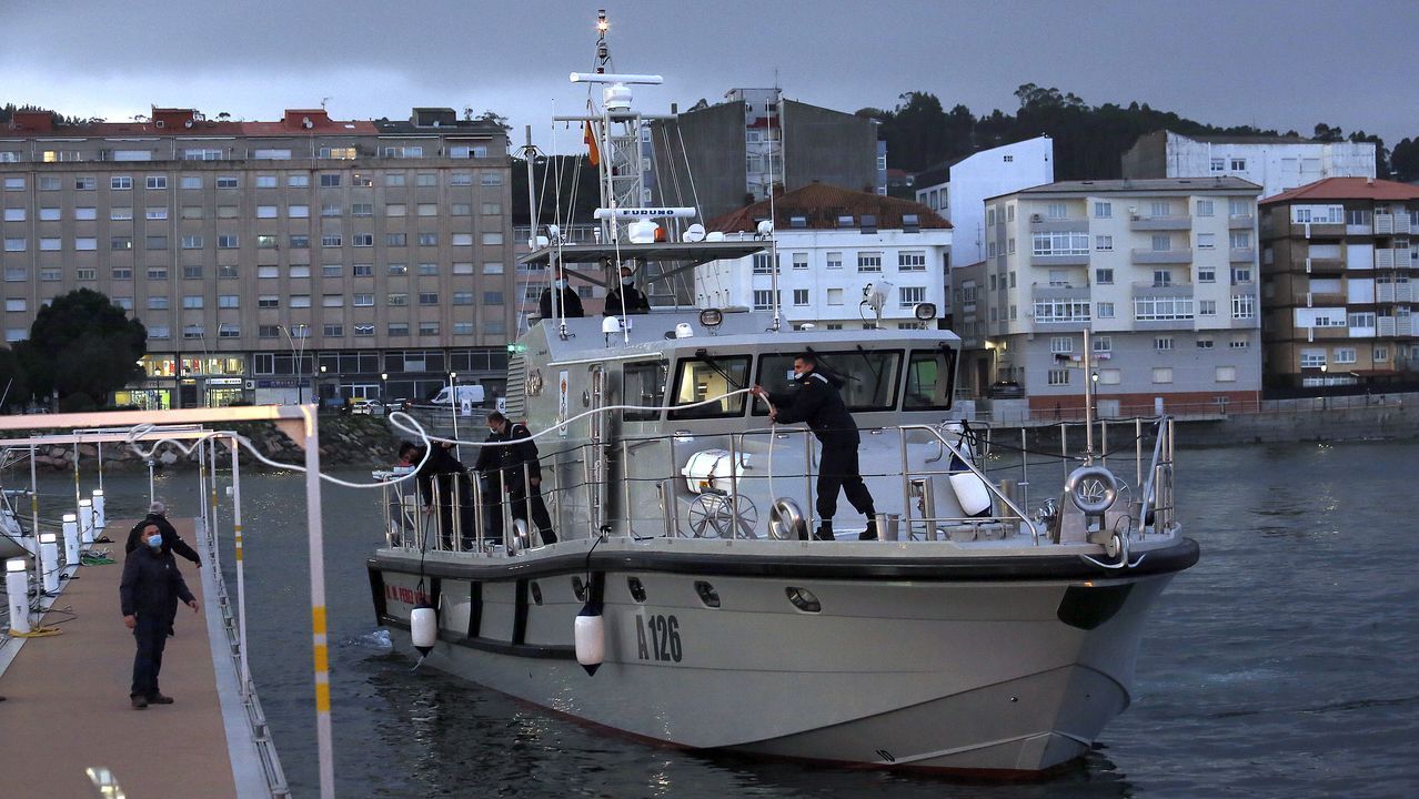 PATRULLERAS DE LA ARMADA ESPAÑOLA ENTRANDO EN EL CLUB NAUTICO DE RIBEIRA,
