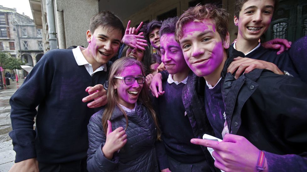Manos levantadas por el cáncer de mama