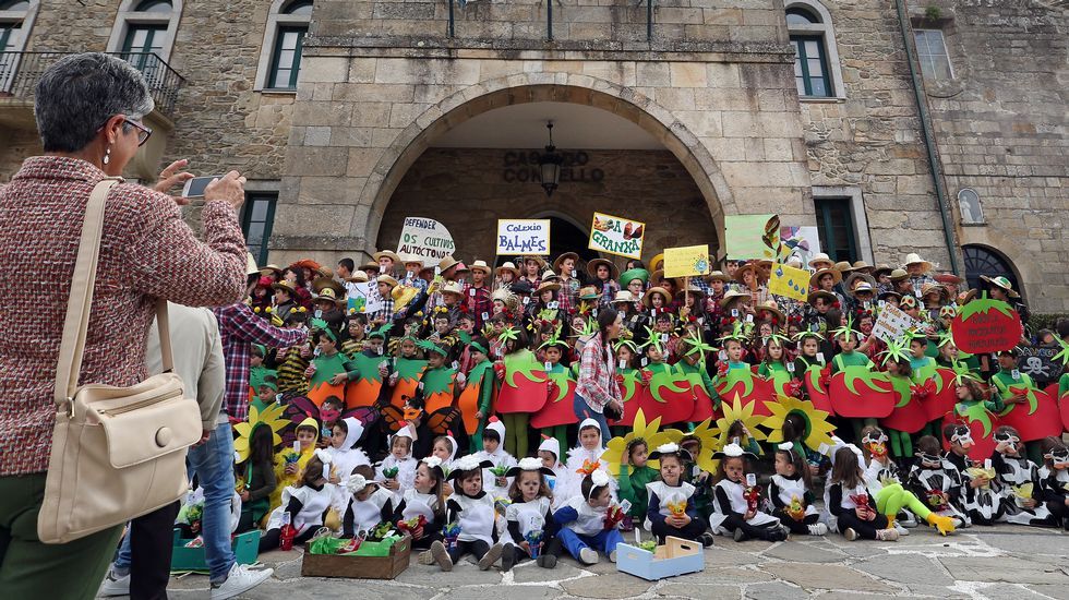 Proyecto Voz Natura del Colegio Jaime Balmes celebrando el día da terra