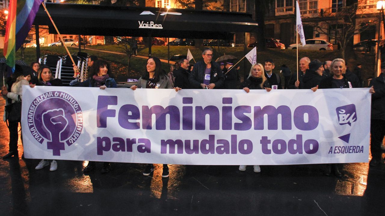 Los participantes en la concentración de Ferrol