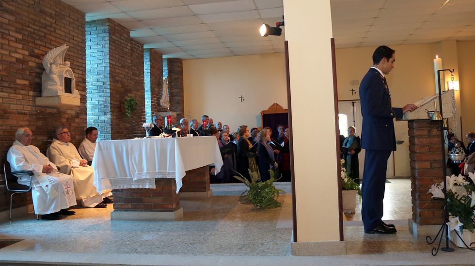 El EVA 10 celebra la festividad de su patrona la Virgen de Loreto con un acto militar