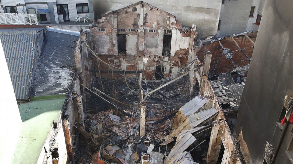 Una empresa especializada desescombrará el bazar de Oviedo