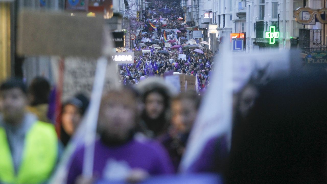 Los participantes en la concentración de Ferrol