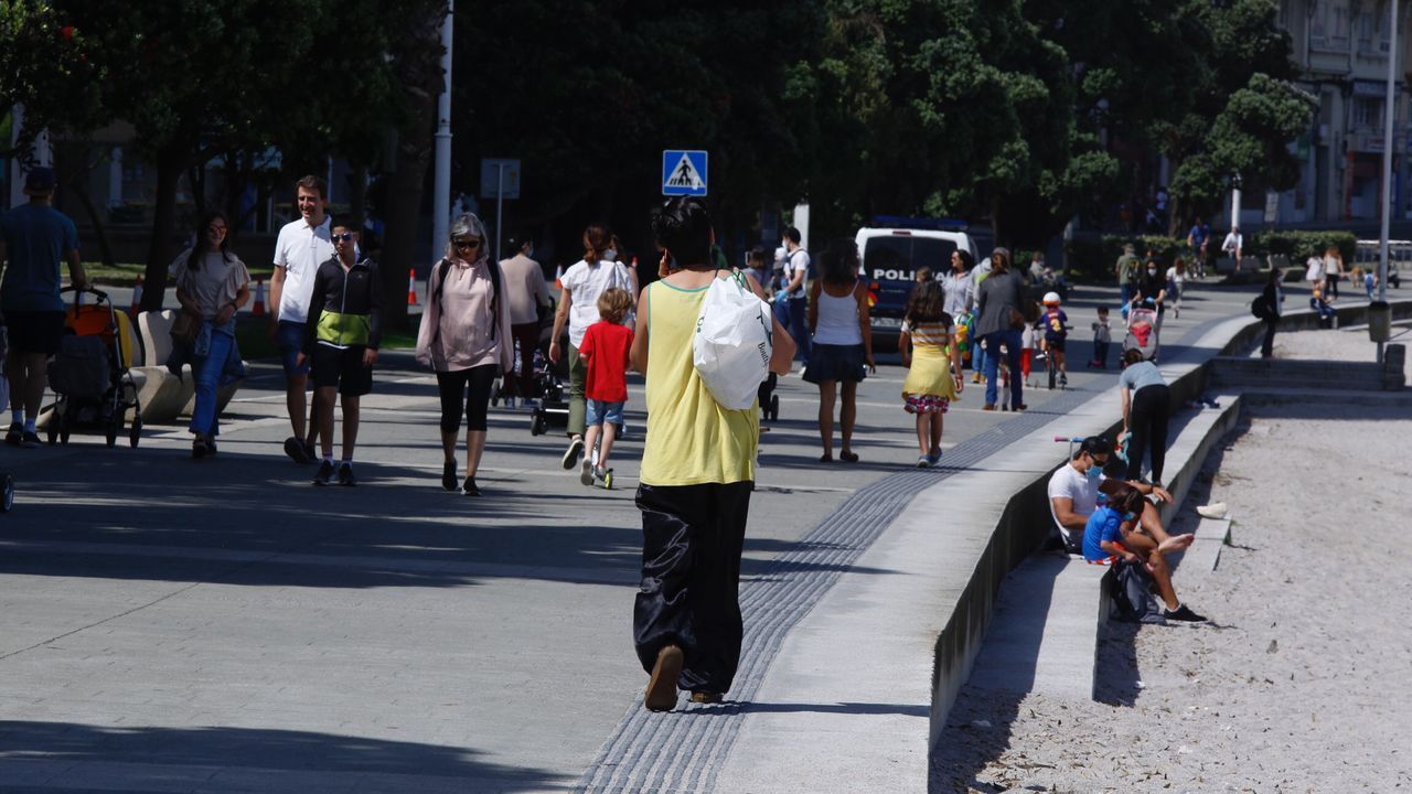Disfrutando del paseo marítimo y de la playa en A Coruña
