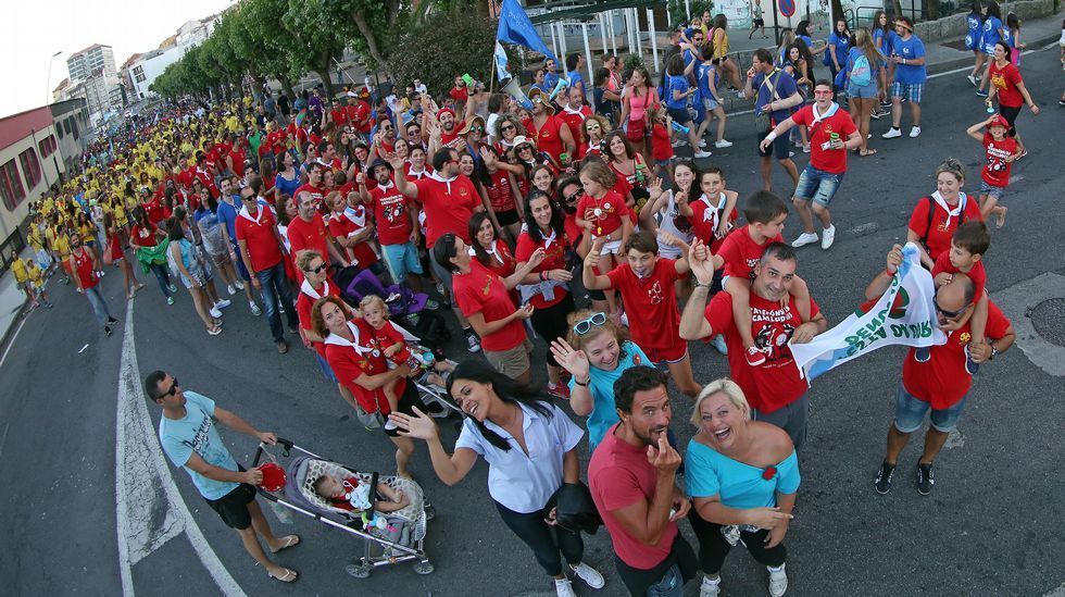 Desfile de peñas da Festa da Dorna 2016