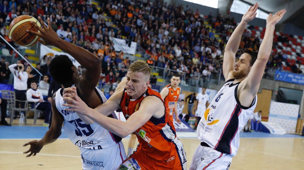 Basquet Coruña- Melilla. Cuarto partido de los play off por el ascenso a la ACB