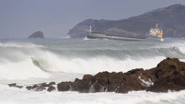 Fuerte oleaje en la costa gallega