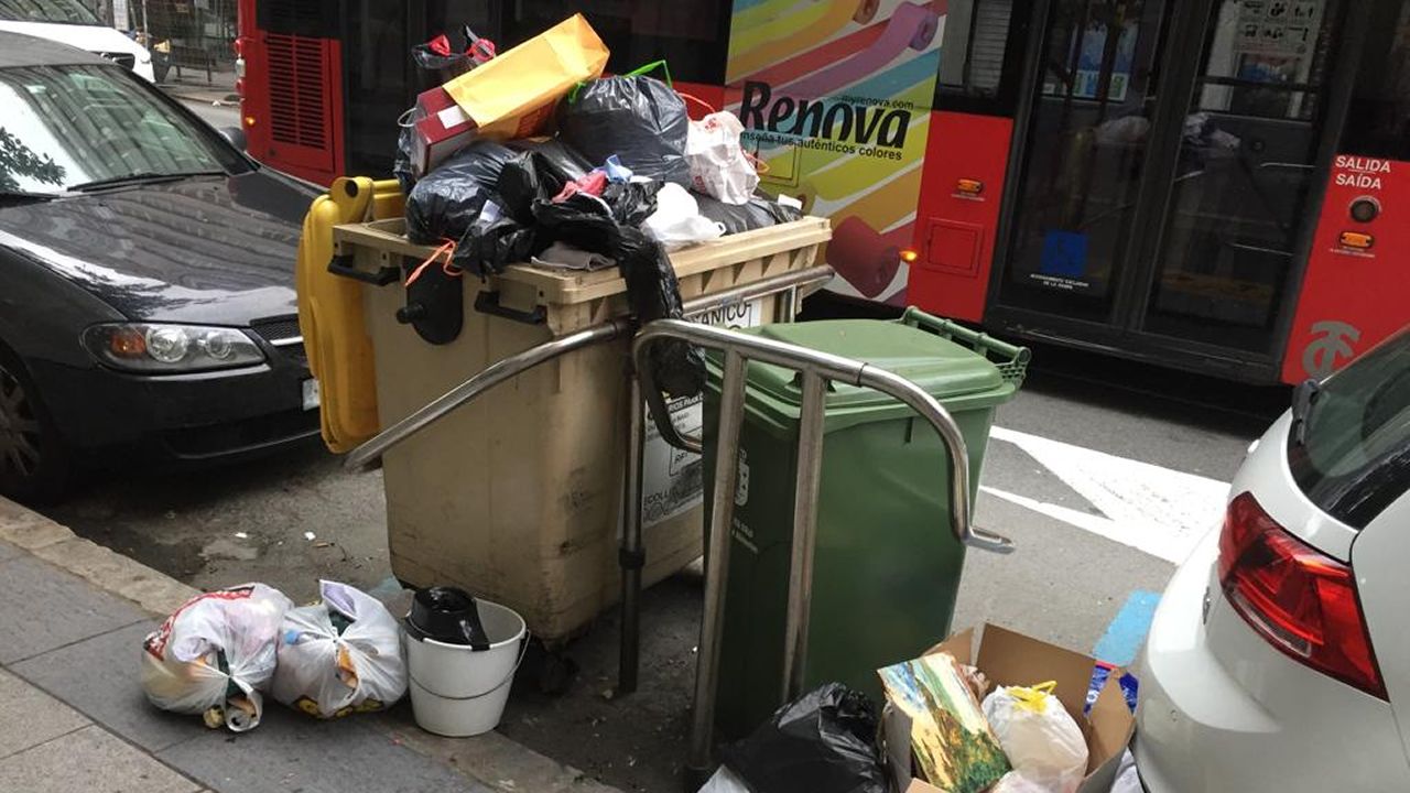 Segundo día (miércoles) con la basura de las calles sin recoger