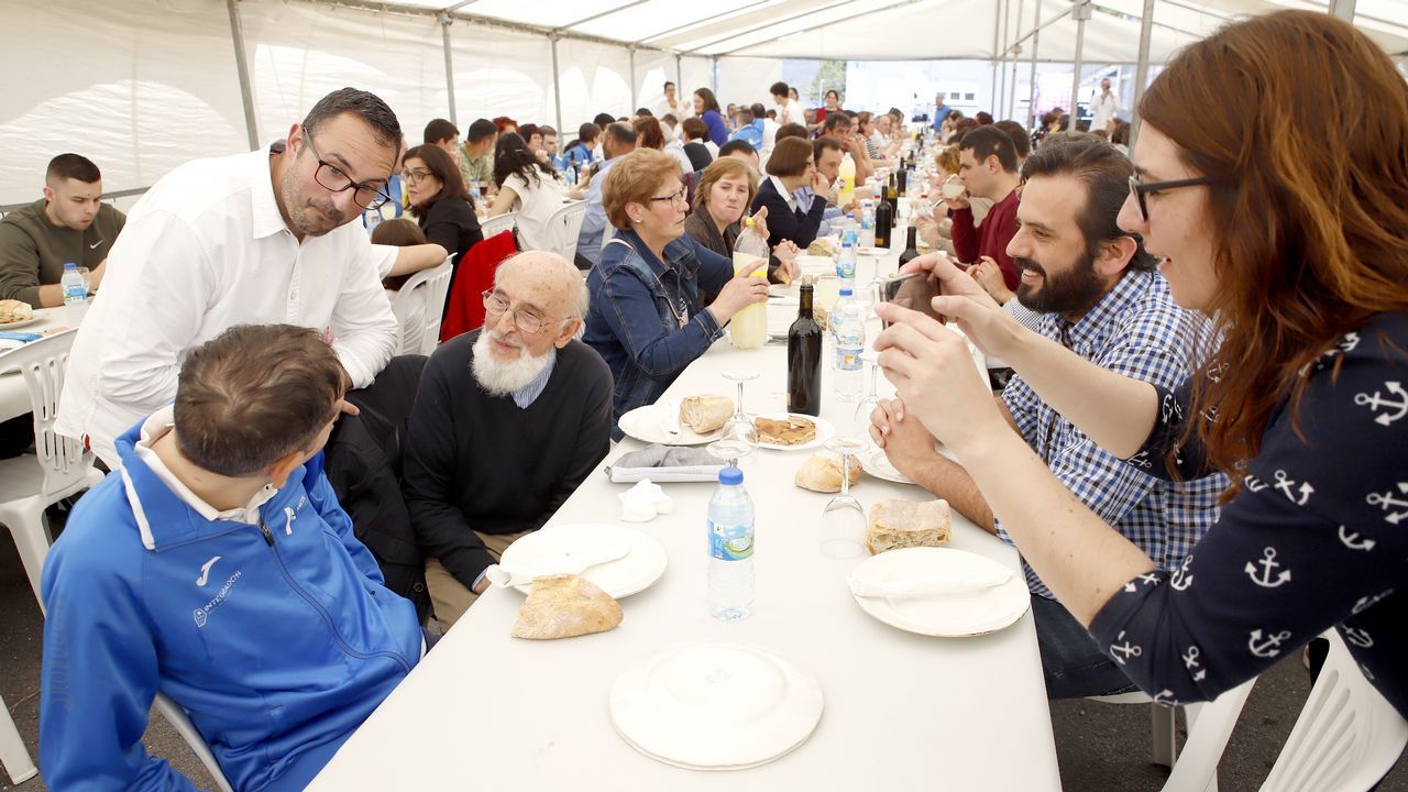 JORNADA DE FAMILIAS EN AMICOS. COMIDA