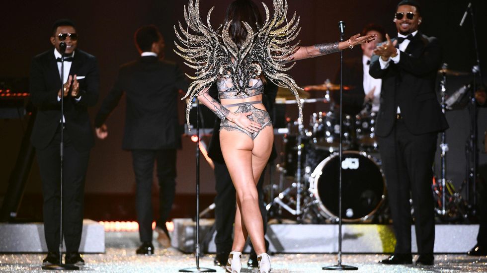 El desfile de Victoria's Secret se ha grabado en esta ocasión en París.