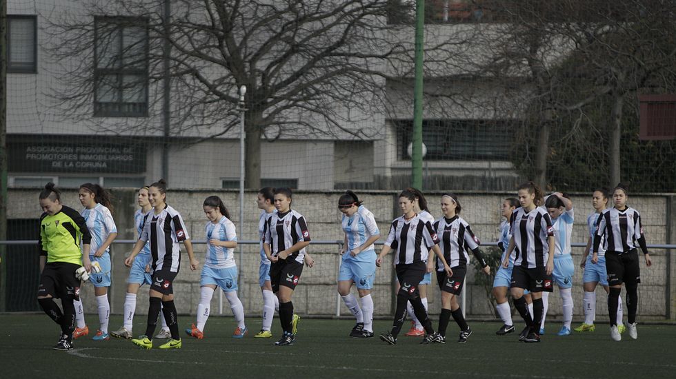 Imagen del partido celebrado el domingo en el campo de la Leyma entre Victoria y Orzán, con victoria aurinegra (1-2)