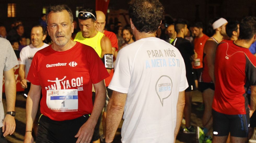 Agustín Hernández, entre los corredores.