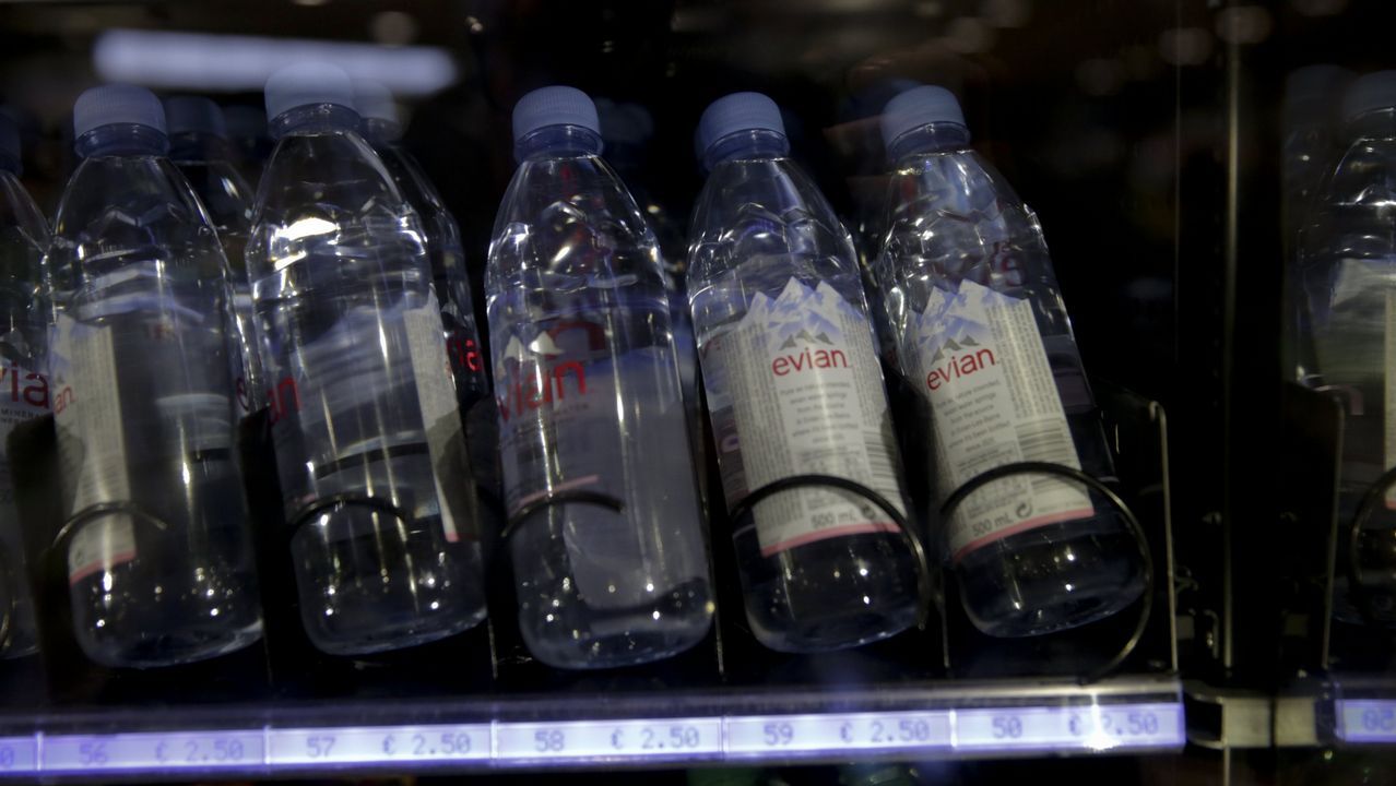 Vero Boquete y Tere Abelleira: �Ser� mejor que yo, seguro�.Criado, minutos antes de abandonar el campamento base del K2 para iniciar el camino de vuelta a Galicia.