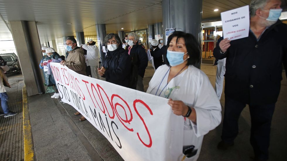 Concentración de sanitarios en el hospital Montecelo