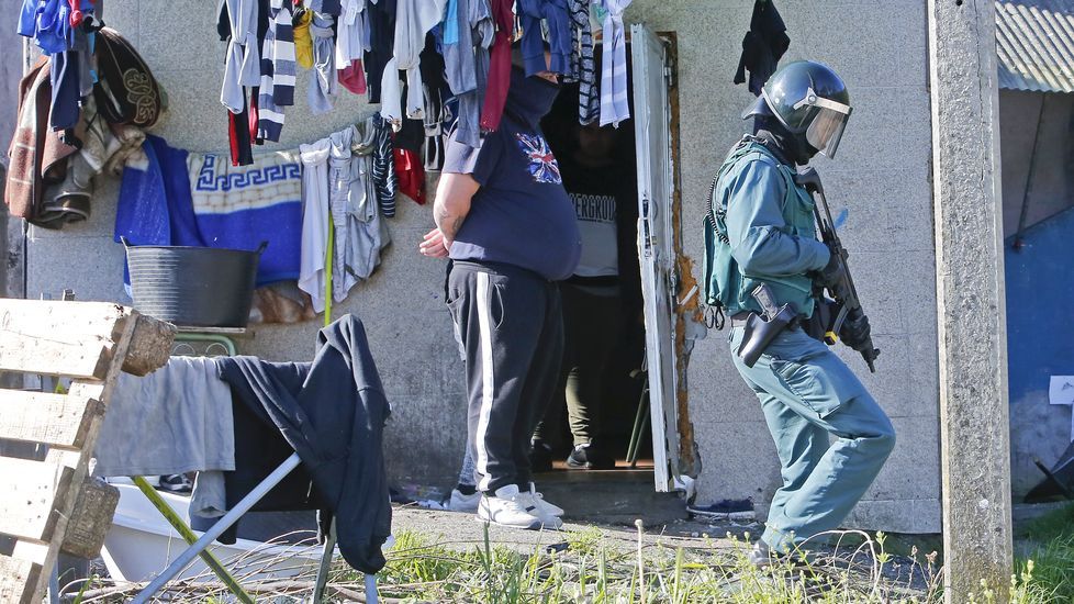 Operación antidroga de la Guardia Civil en el poblado del Vao