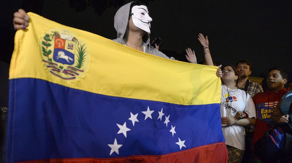 Los opositores celebran la victoria en las calles de Caracas.