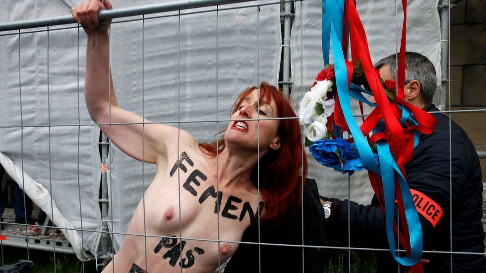 .Protesta de Femen en Henin-Beaumont