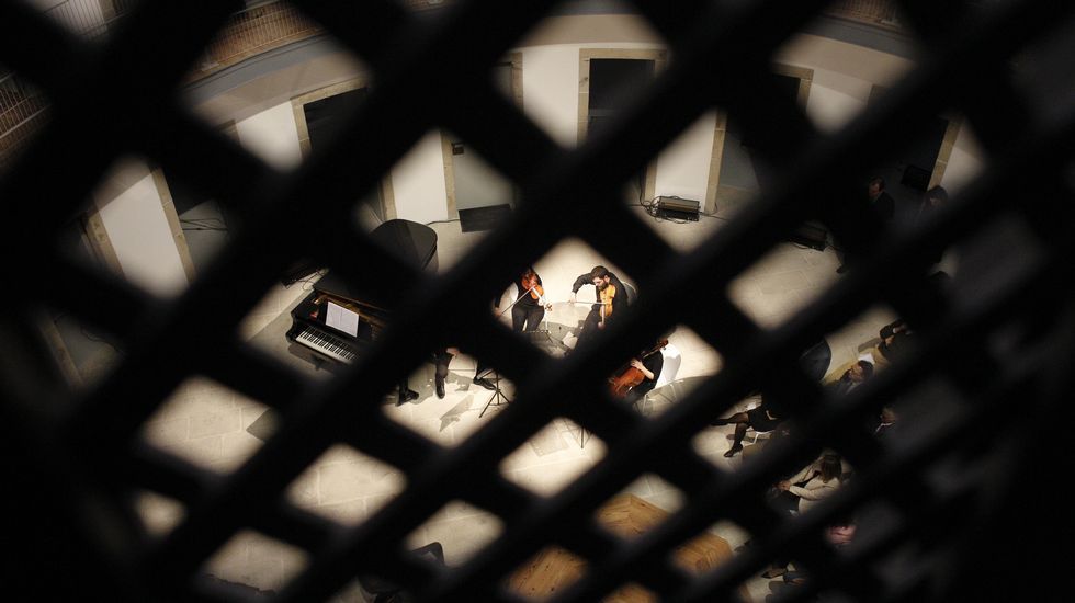 Un detalle desde la zona donde las mujeres presas veían y escuchaban la misas, separadas de la zona de hombres