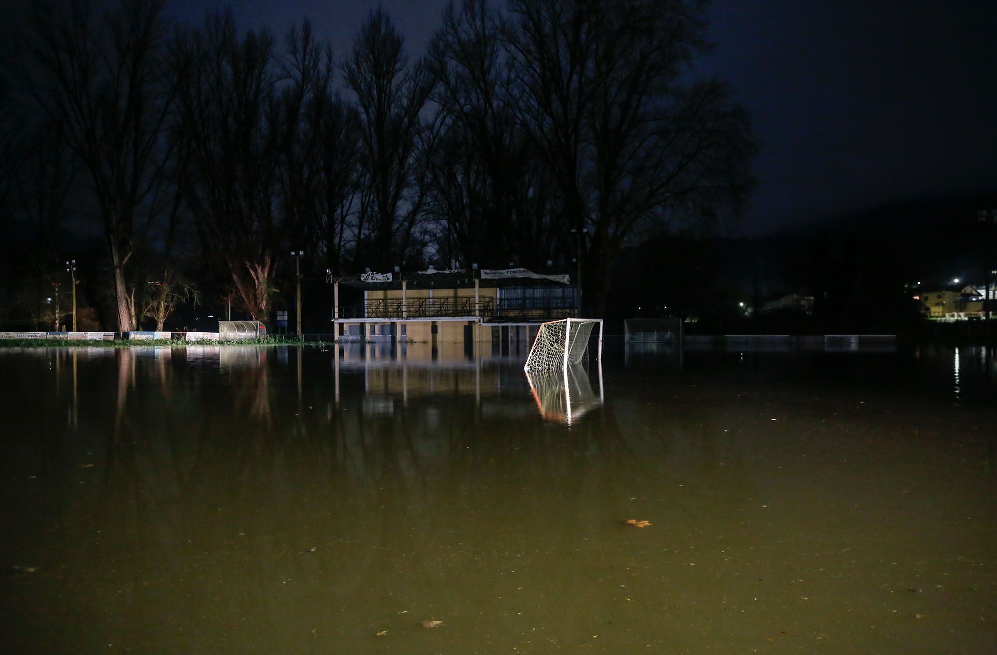Asolagamento do campo de f�tbol de O Souto, en Regodeig�n, Ribadavia. 01/01/2023
