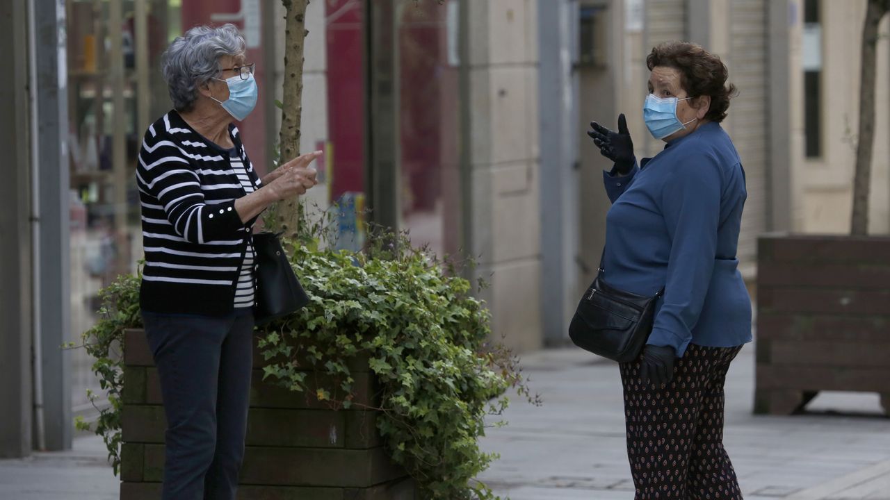 Primer día de uso obligatorio de mascarillas en Barbanza