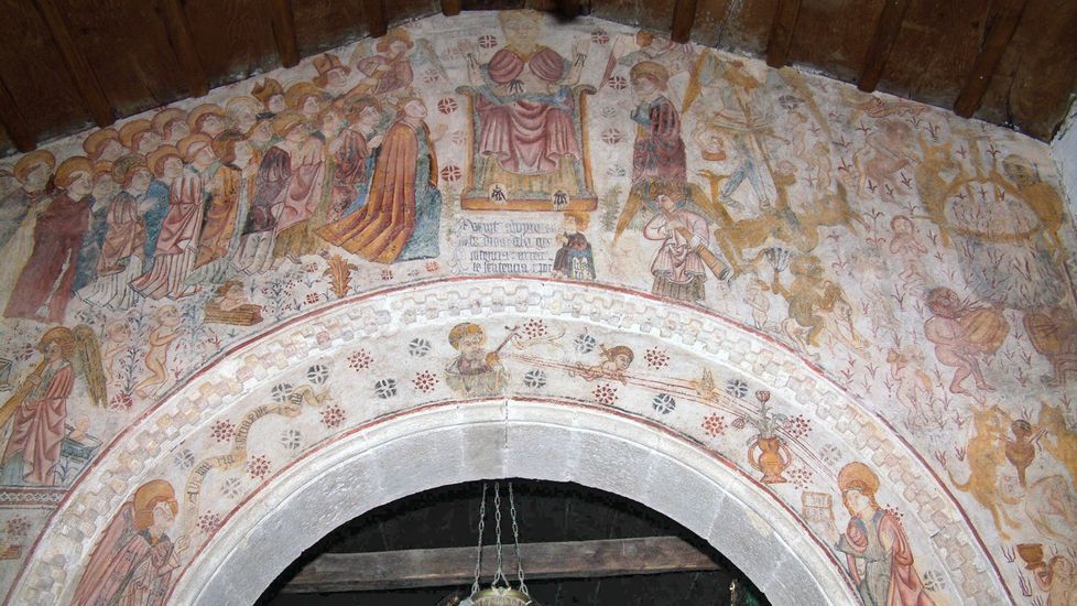 La iglesia de Seteventos contiene un excelente conjunto de murales