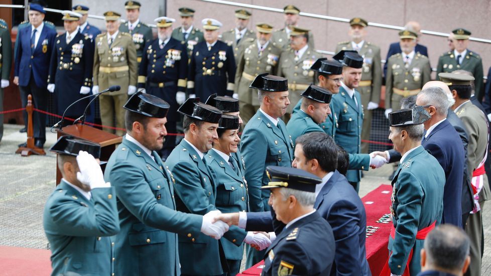 Acuartelamiento de la Guardia Civil en Lonzas - La Guardia Civil honra a su Patrona la Virgen del Pilar.