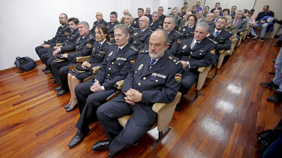 Entrega de medallas en la Policía Nacional