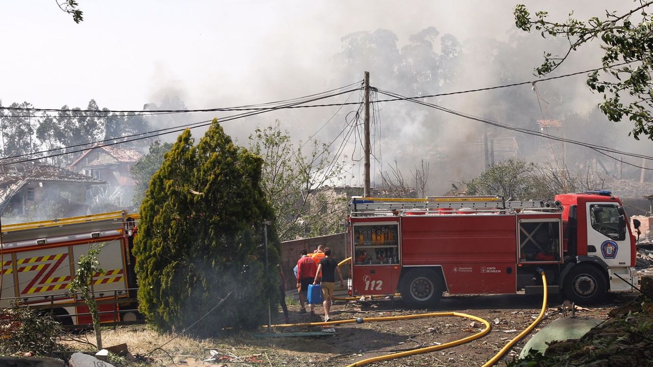El diá después a la explosión mortal en Tui