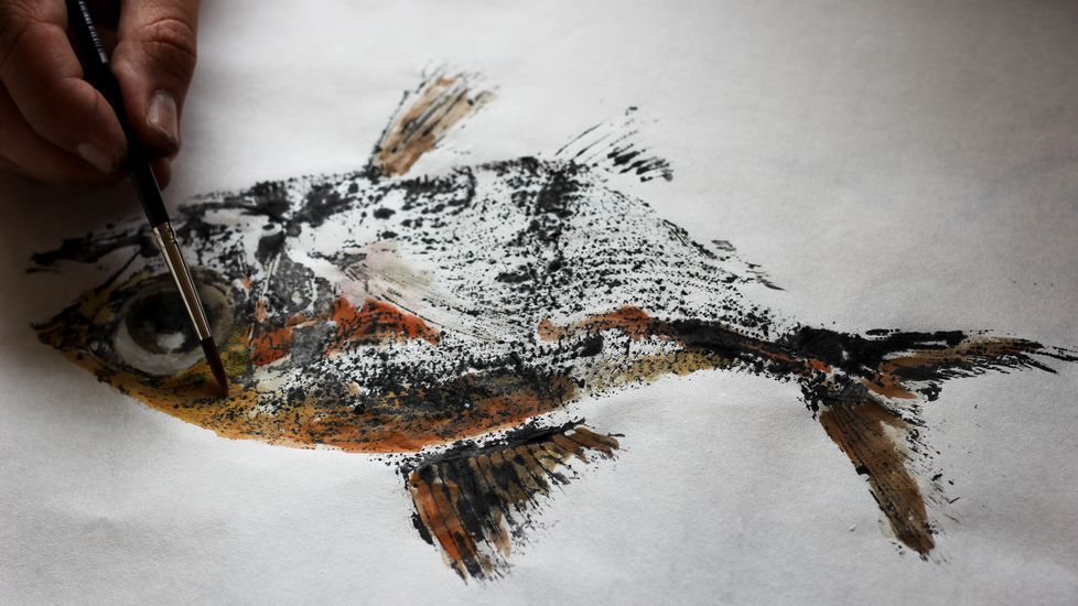 peixes de tinta.La fidelidad de la obra al pez depende de la intención del artista