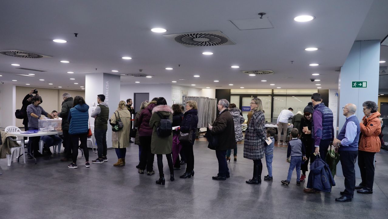 Colas para votar en A Coruña