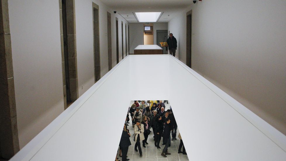 El interior destaca por sus espacio modulares y la entrada de luz