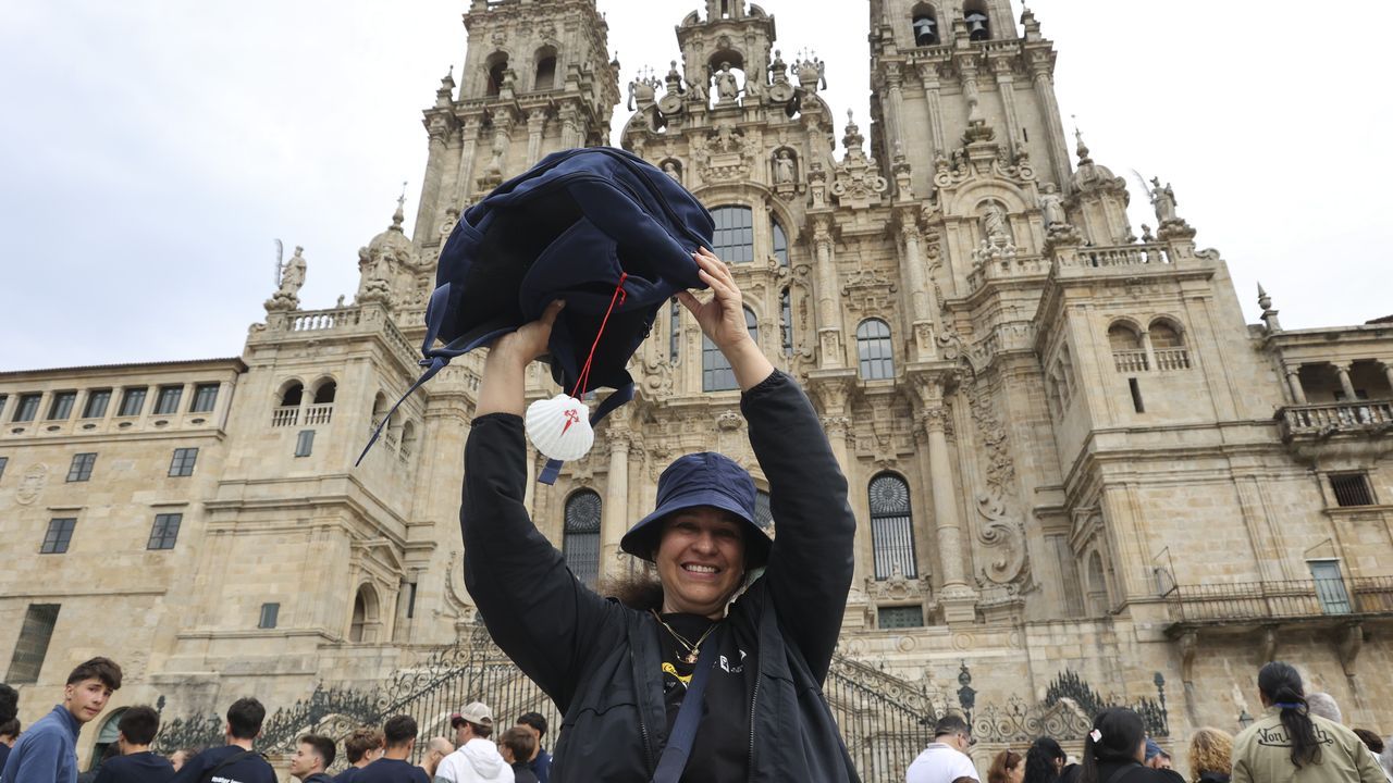 La peregrina norteamericana Mar�a Langley, de Colorado Springs, a su llegada a la plaza del Obradoiro