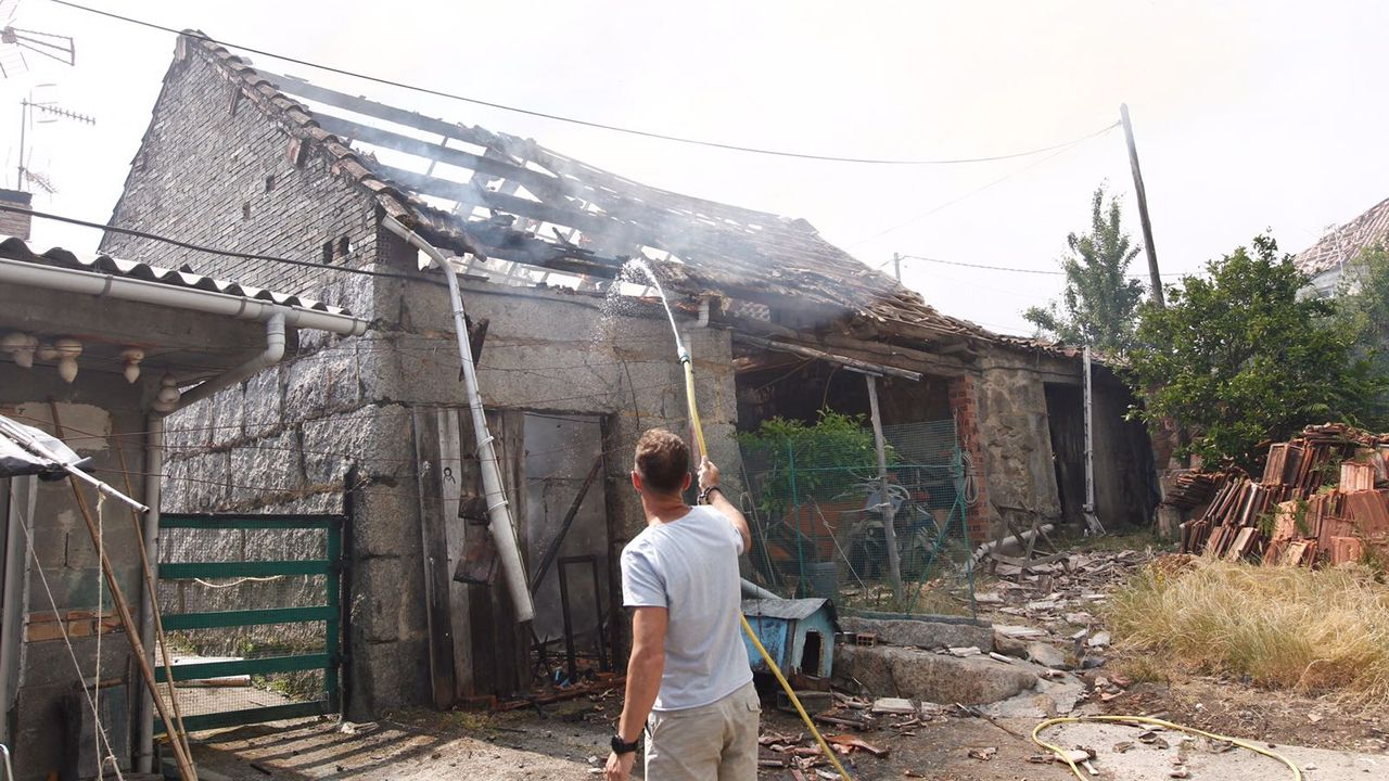 El diá después a la explosión mortal en Tui