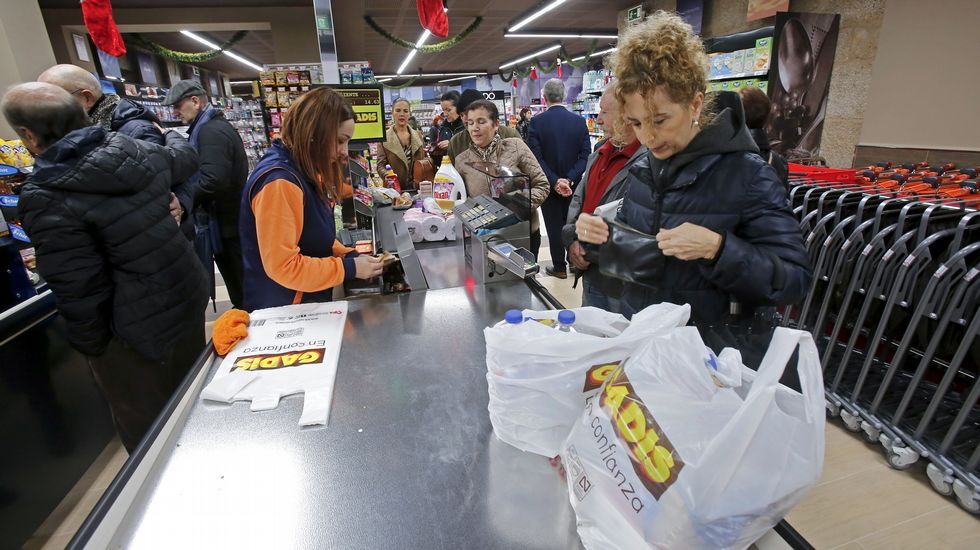 Supermercado Gadis en la calle Oliva