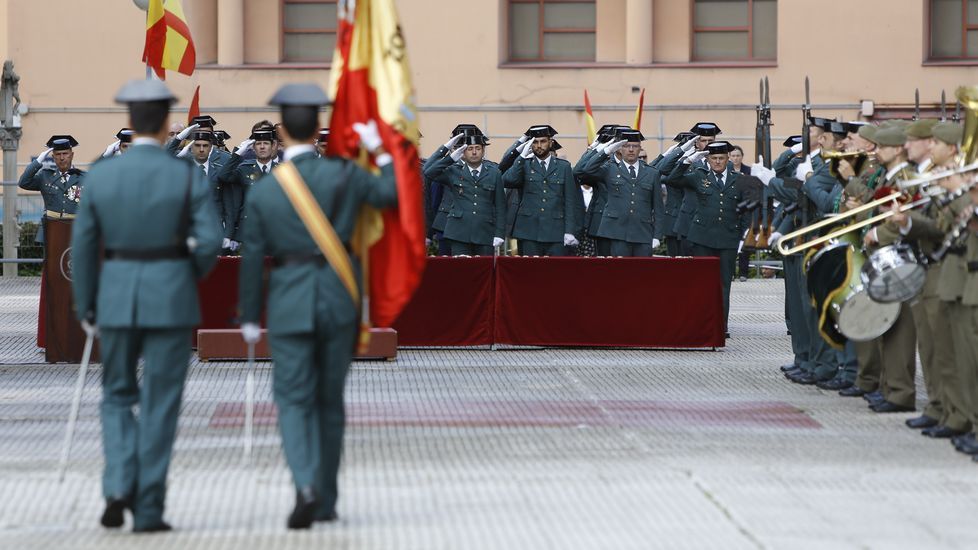 Acuartelamiento de la Guardia Civil en Lonzas - La Guardia Civil honra a su Patrona la Virgen del Pilar.