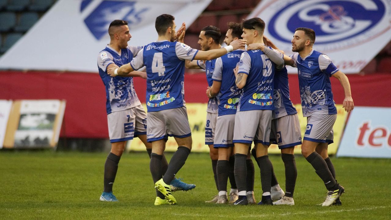 Ambiente de gala en el derbi del fútbol ourensano.La pugna entre la UD Ourense y el Ourense CF fue toda una fiesta del balompié provincial