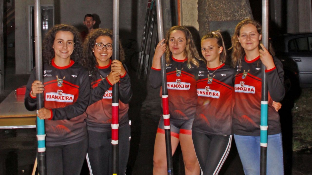 Los m�s peque�os de Ribeira celebraron el D�a del �rbol.Clara Millares, en el mismo instante en que los �rbitros la declararon vencedora