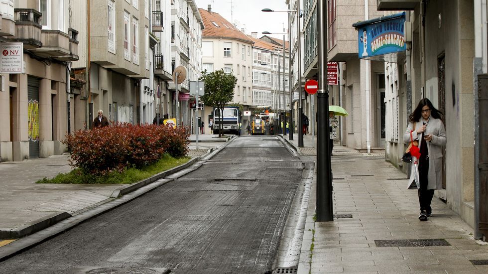 OBRAS DE ASFALTADO EN LA CALLE GARCIA PRIETO EN CONXO