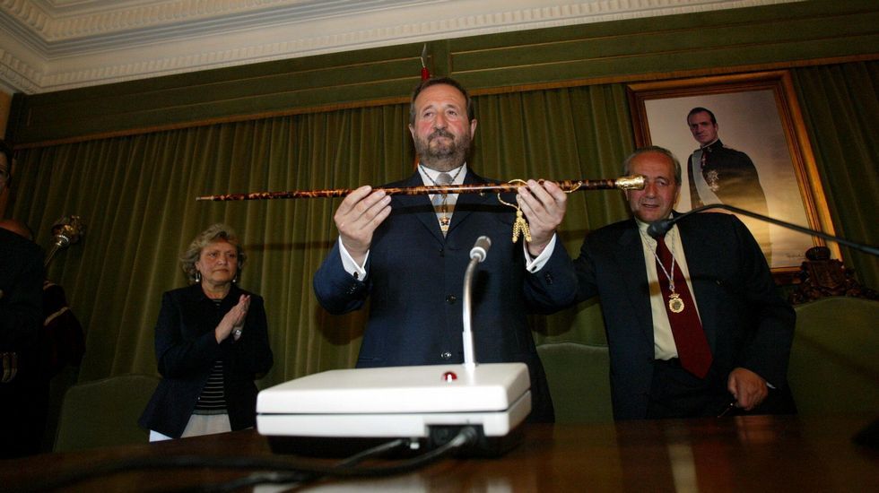 Toma de posesión en el 2003.