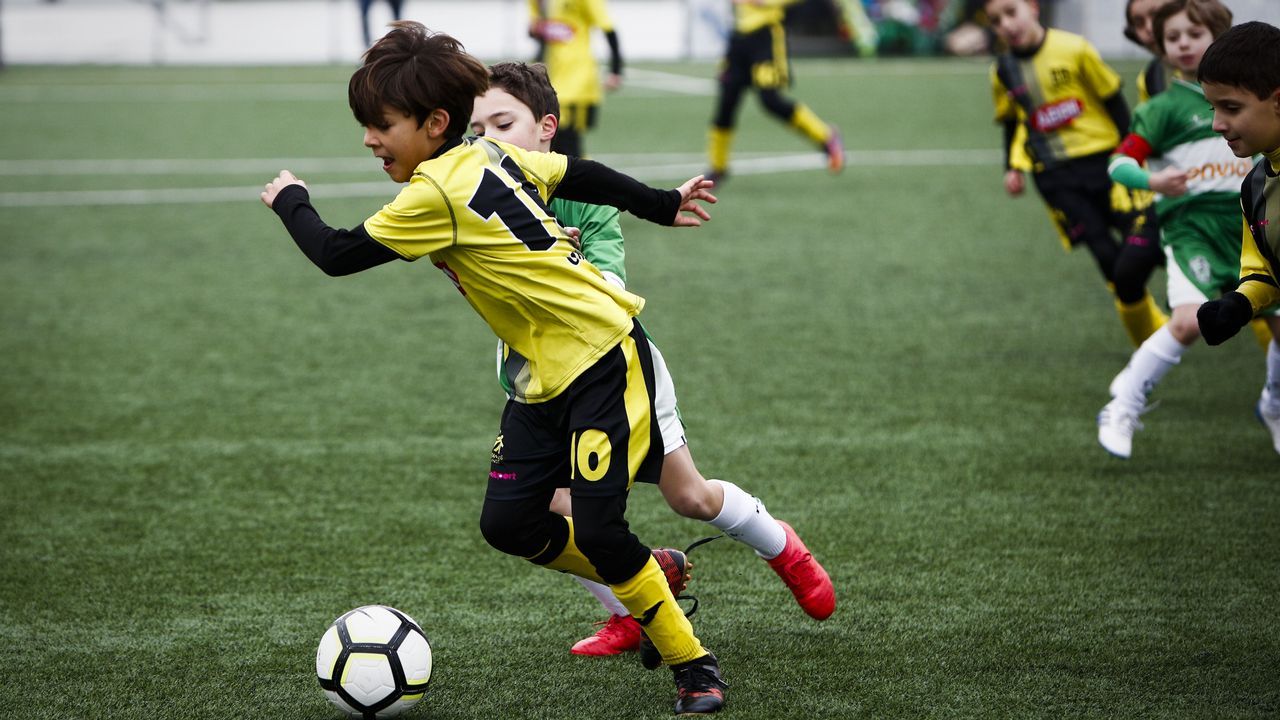 Fútbol para las vacaciones.El Torneo Nadal celebró su versión de prebenjamines en Os Remedios