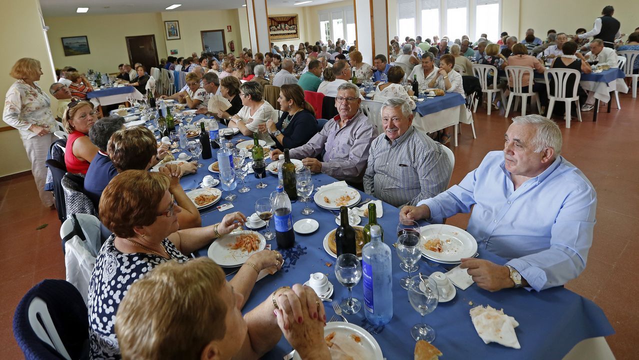 Comida de los Mayores en las fiestas de la Guadalupe.