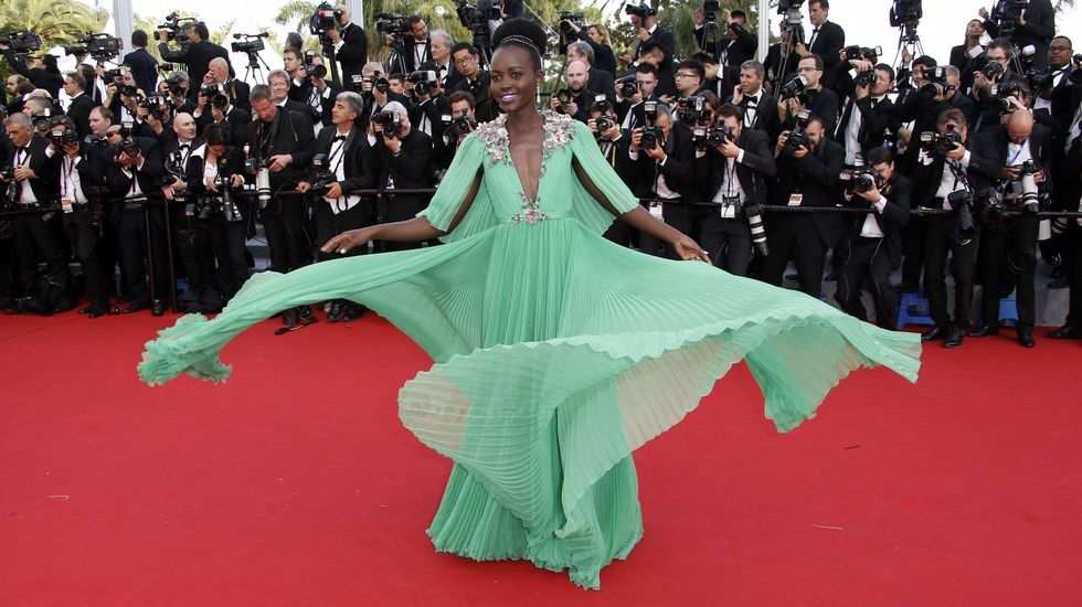 Lupita Nyong'o de Gucci durante la alfombra roja